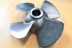 Prototyp eines Propellers, hergestellt mit additiver Fertigung mit detaillierter Struktur und glatten Oberflächen